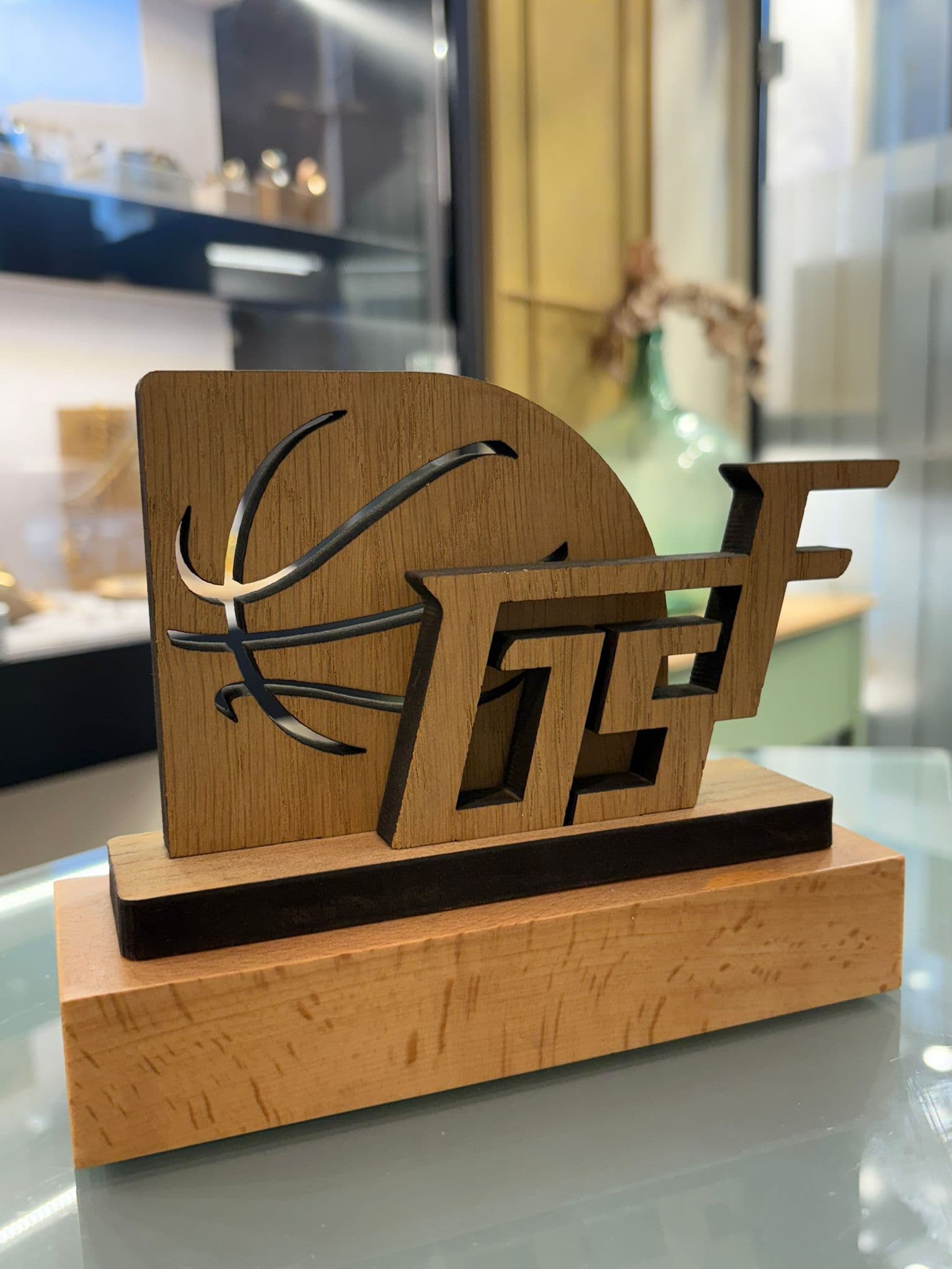 Trofeoak eta sariak · Disdira Bitxitegia 4